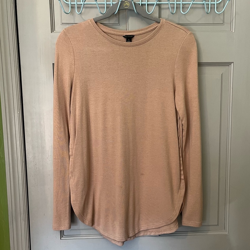 Ann Taylor Women's Tan Long Sleeve Top Size XS (fits like small)